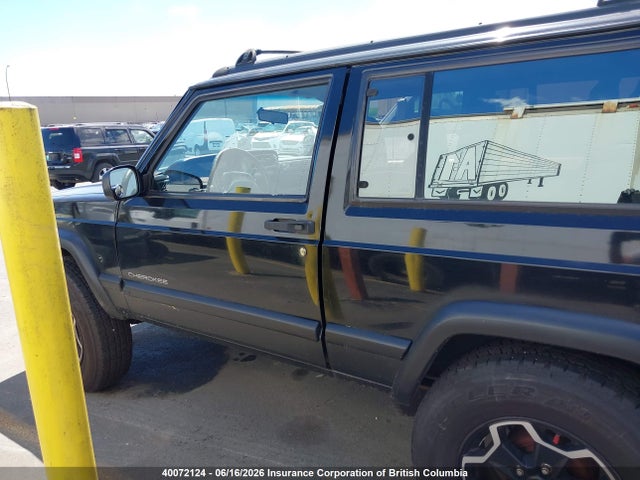 Auction sale of the 1998 Jeep Cherokee Sport, vin: 1J4FJ67S4WL123612, lot number: 40072124