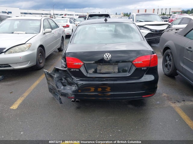 40072215 :رقم المزاد ، 3VWG07AJ8EM211785 vin ، 2014 Volkswagen Jetta مزاد بيع