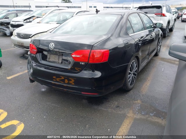 40072215 :رقم المزاد ، 3VWG07AJ8EM211785 vin ، 2014 Volkswagen Jetta مزاد بيع