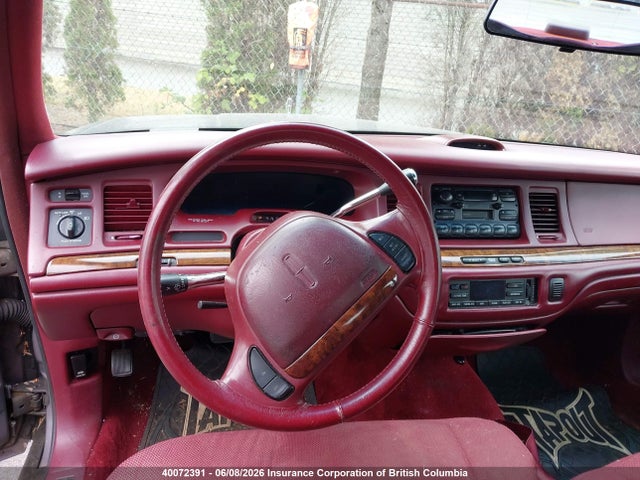Продажа на аукционе авто 1995 Lincoln Town Car Executive, vin: 1LNLM81W7SY744102, номер лота: 40072391