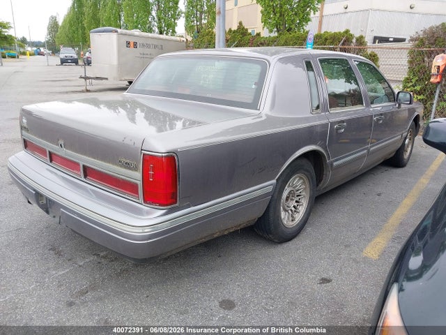 Продажа на аукционе авто 1995 Lincoln Town Car Executive, vin: 1LNLM81W7SY744102, номер лота: 40072391