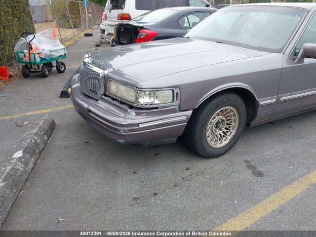 Продажа на аукционе авто 1995 Lincoln Town Car Executive, vin: 1LNLM81W7SY744102, номер лота: 40072391