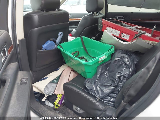 Lincoln MKT 2014 2LMHJ5AT2EBL50127 Image 8