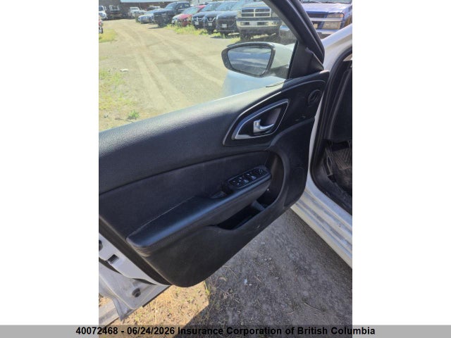Chrysler 200 2015 1C3CCCFB4FN671475 Image 8