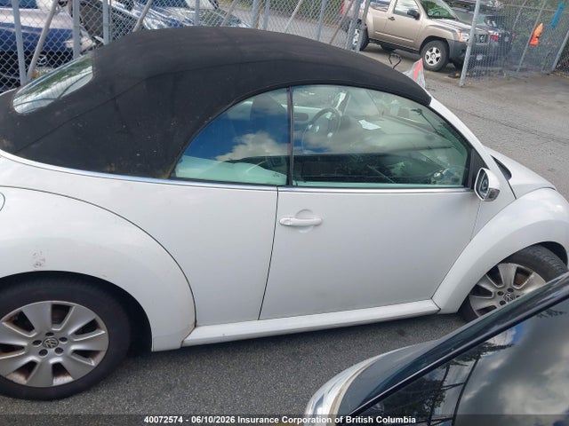 Продажа на аукционе авто 2010 Volkswagen New Beetle 2.5l Comfortline, vin: 3VWRW2AL5AM001571, номер лота: 40072574
