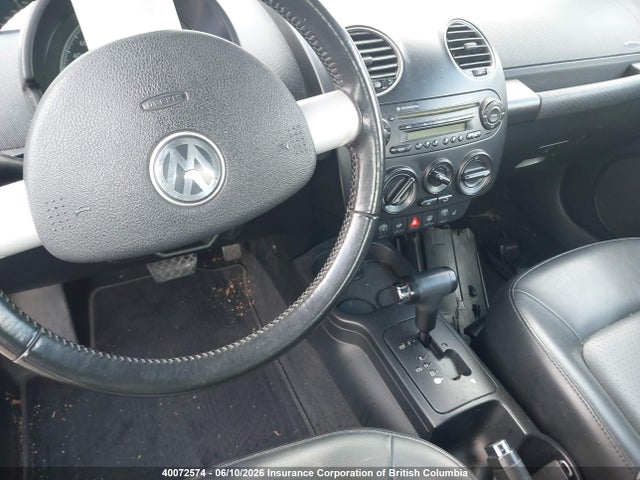 Продажа на аукционе авто 2010 Volkswagen New Beetle 2.5l Comfortline, vin: 3VWRW2AL5AM001571, номер лота: 40072574