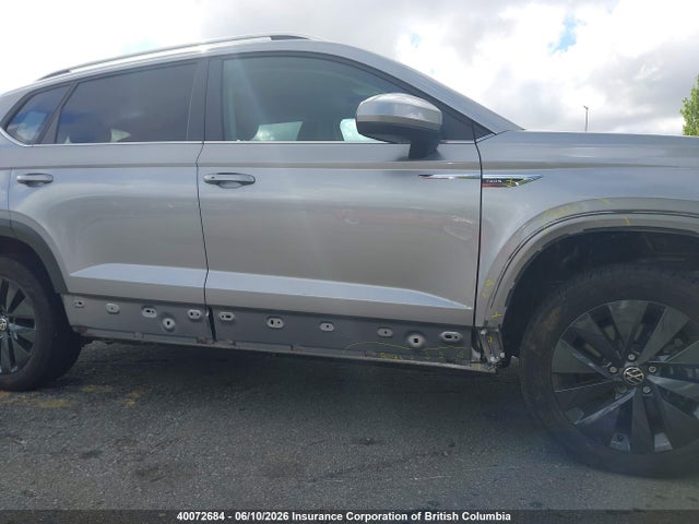 40072684 :رقم المزاد ، 3VVEX7B25RM007496 vin ، 2024 Volkswagen Taos مزاد بيع