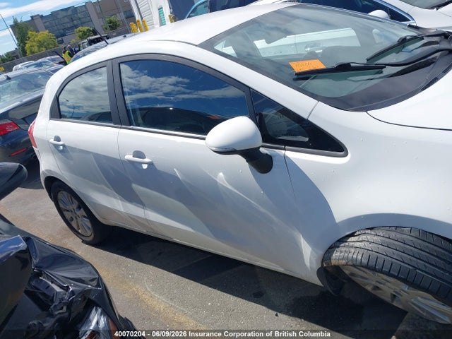 40070204 :رقم المزاد ، KNADN5A30F6520436 vin ، 2015 Kia Rio Ex/sx مزاد بيع