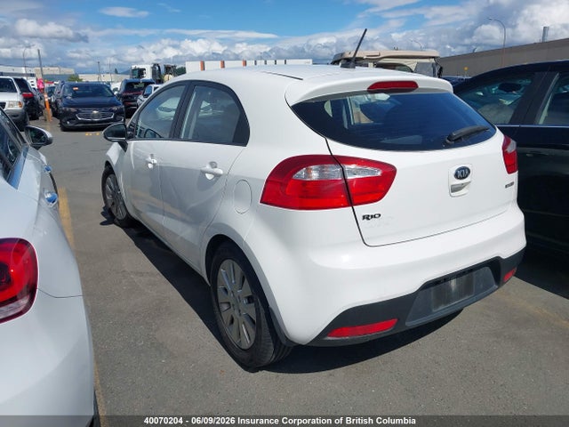 40070204 :رقم المزاد ، KNADN5A30F6520436 vin ، 2015 Kia Rio Ex/sx مزاد بيع