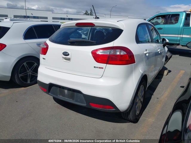 40070204 :رقم المزاد ، KNADN5A30F6520436 vin ، 2015 Kia Rio Ex/sx مزاد بيع