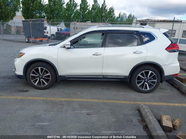 40072744 :رقم المزاد ، 5N1AT2MV5HC758175 vin ، 2017 Nissan Rogue مزاد بيع