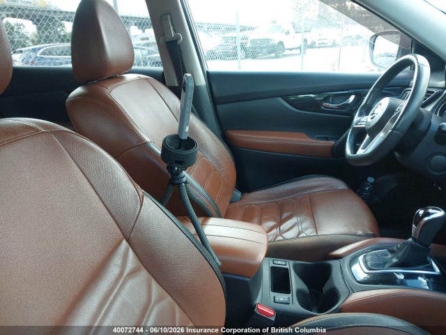 40072744 :رقم المزاد ، 5N1AT2MV5HC758175 vin ، 2017 Nissan Rogue مزاد بيع