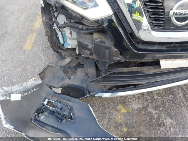 40072744 :رقم المزاد ، 5N1AT2MV5HC758175 vin ، 2017 Nissan Rogue مزاد بيع
