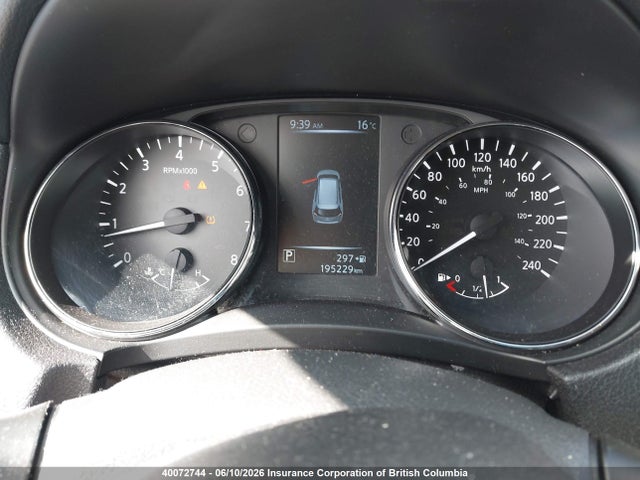 40072744 :رقم المزاد ، 5N1AT2MV5HC758175 vin ، 2017 Nissan Rogue مزاد بيع