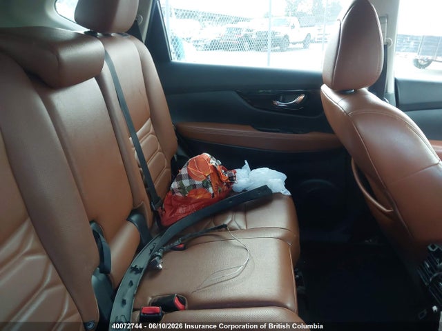 40072744 :رقم المزاد ، 5N1AT2MV5HC758175 vin ، 2017 Nissan Rogue مزاد بيع