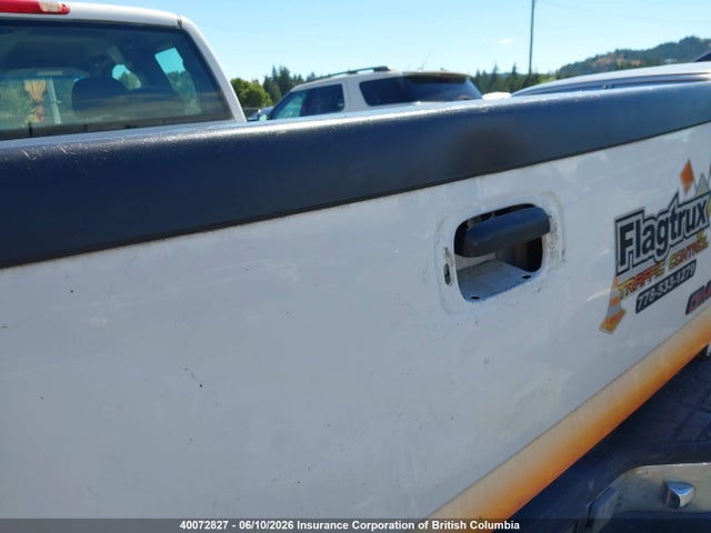 Продаж на аукціоні авто 2000 Gmc New Sierra C1500, vin: 2GTEC19W5Y1349794, номер лоту: 40072827
