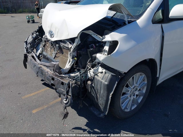 Aukcja sprzedaży 2015 Toyota Sienna Xle/limited, vin: 5TDDK3DC1FS107775, numer aukcji: 40071579