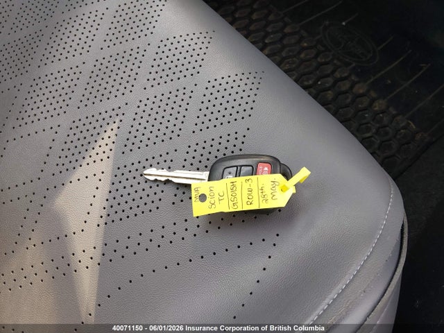 40071150 :رقم المزاد ، JTKJF5C74FJ013077 vin ، 2015 Toyota Scion Tc مزاد بيع