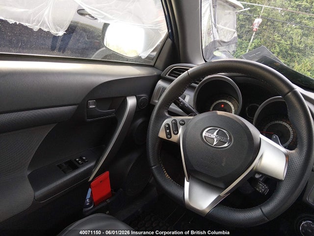 40071150 :رقم المزاد ، JTKJF5C74FJ013077 vin ، 2015 Toyota Scion Tc مزاد بيع