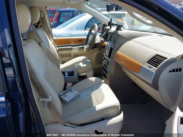 2010 Chrysler Town & Country Limited მანქანა იყიდება აუქციონზე, vin: 2A4RR6DX3AR199263, აუქციონის ნომერი: 40073007
