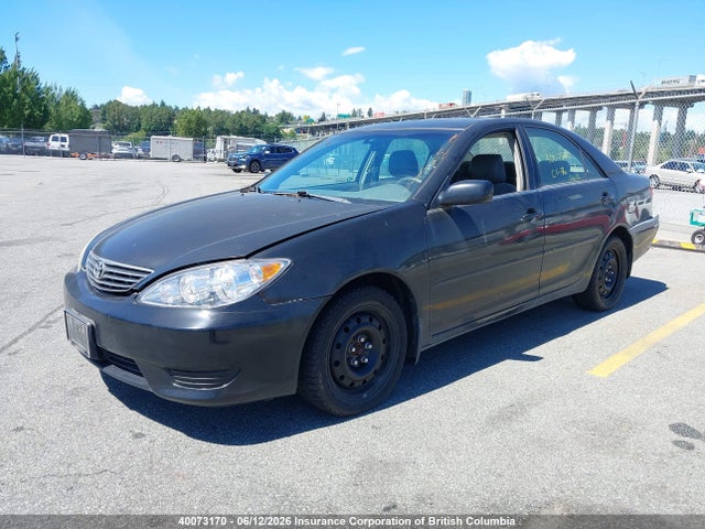 2005 Toyota Camry მანქანა იყიდება აუქციონზე, vin: 4T1BE32K25U024077, აუქციონის ნომერი: 40073170