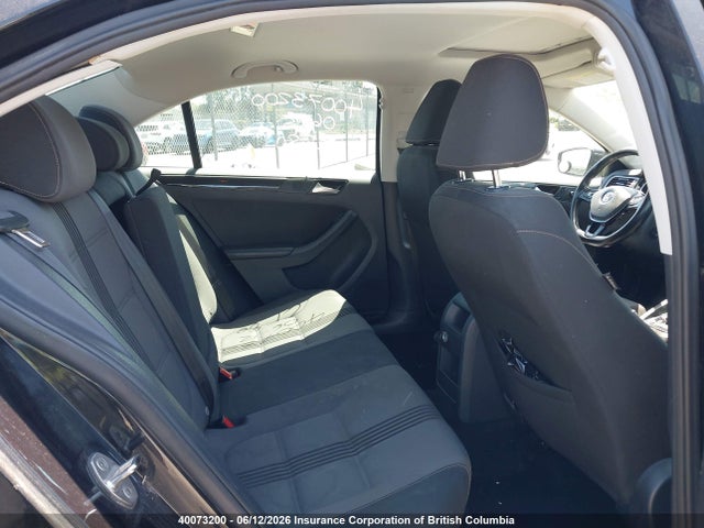 40073200 :رقم المزاد ، 3VWDB7AJ7HM302497 vin ، 2017 Volkswagen Jetta مزاد بيع