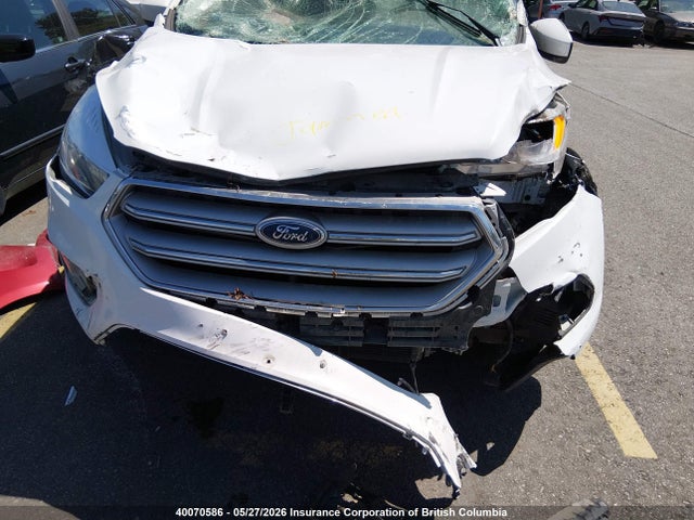 Продаж на аукціоні авто 2018 Ford Escape Se, vin: 1FMCU9GD8JUC93425, номер лоту: 40070586
