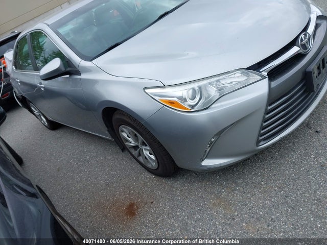 40071480 :رقم المزاد ، 4T1BF1FK2GU138269 vin ، 2016 Toyota Camry Le/xle/se/xse مزاد بيع