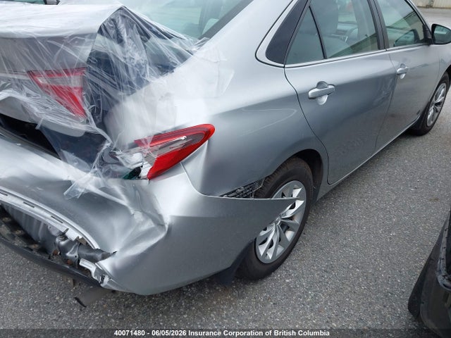 40071480 :رقم المزاد ، 4T1BF1FK2GU138269 vin ، 2016 Toyota Camry Le/xle/se/xse مزاد بيع