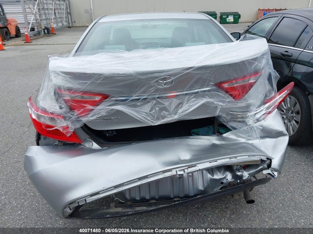 40071480 :رقم المزاد ، 4T1BF1FK2GU138269 vin ، 2016 Toyota Camry Le/xle/se/xse مزاد بيع