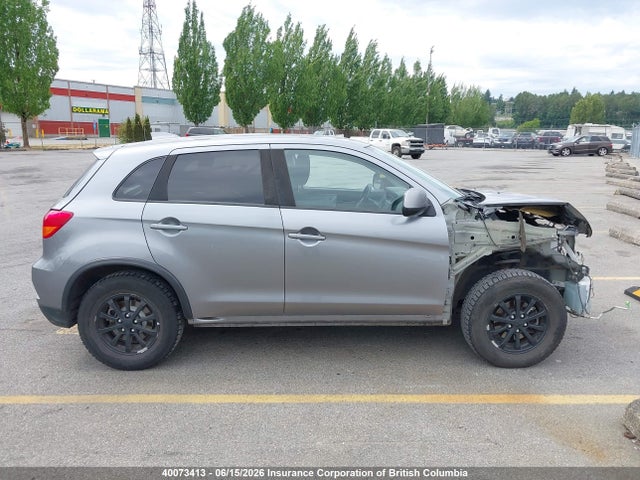 40073413 :رقم المزاد ، JA4AJ3AU9JZ602035 vin ، 2018 Mitsubishi Rvr مزاد بيع