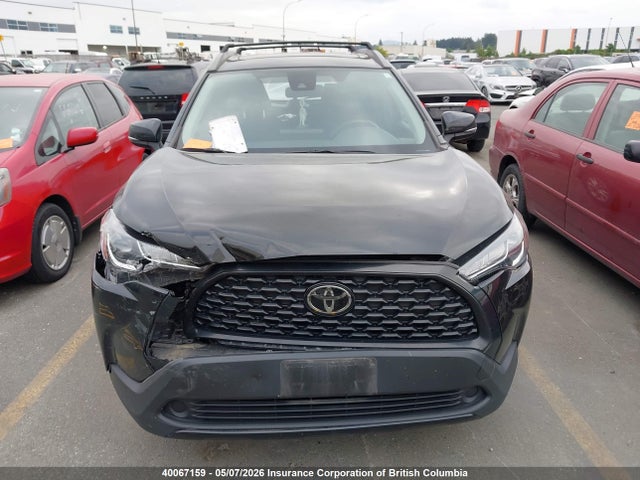 40067159 :رقم المزاد ، 7MUBAABG9NV040982 vin ، 2022 Toyota Corolla Cross Le مزاد بيع