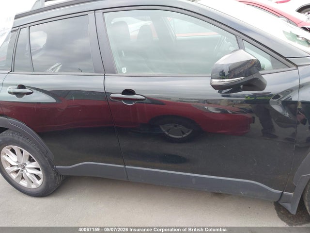40067159 :رقم المزاد ، 7MUBAABG9NV040982 vin ، 2022 Toyota Corolla Cross Le مزاد بيع