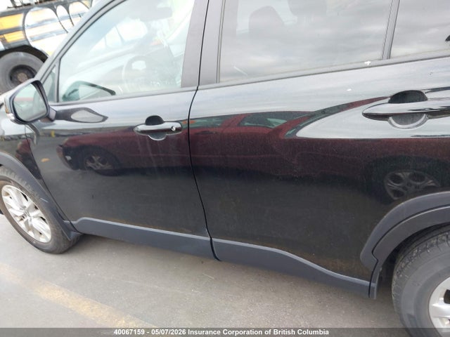 40067159 :رقم المزاد ، 7MUBAABG9NV040982 vin ، 2022 Toyota Corolla Cross Le مزاد بيع