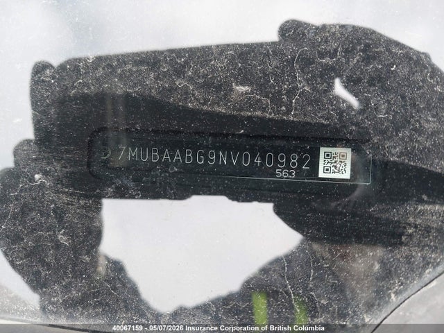 40067159 :رقم المزاد ، 7MUBAABG9NV040982 vin ، 2022 Toyota Corolla Cross Le مزاد بيع