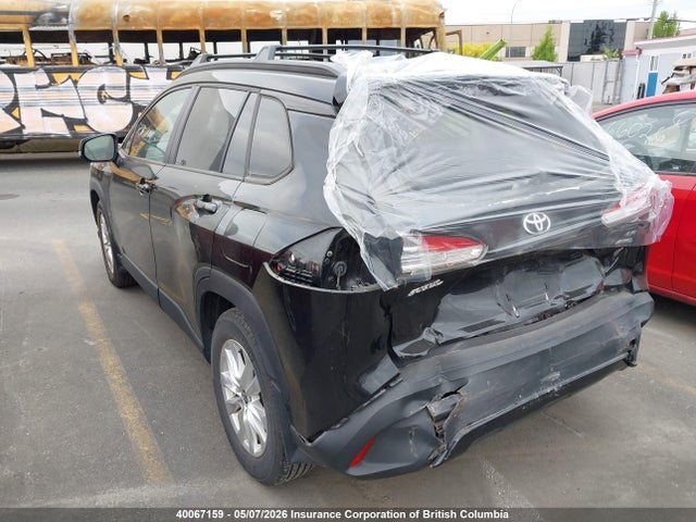 40067159 :رقم المزاد ، 7MUBAABG9NV040982 vin ، 2022 Toyota Corolla Cross Le مزاد بيع