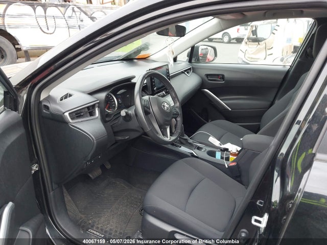40067159 :رقم المزاد ، 7MUBAABG9NV040982 vin ، 2022 Toyota Corolla Cross Le مزاد بيع