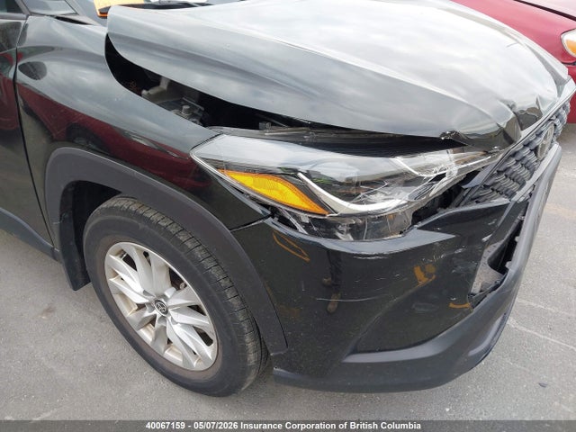 40067159 :رقم المزاد ، 7MUBAABG9NV040982 vin ، 2022 Toyota Corolla Cross Le مزاد بيع