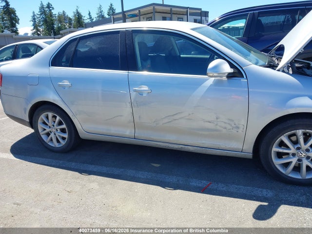 40073459 :رقم المزاد ، 3VWJL7AJ8AM090831 vin ، 2010 Volkswagen Jetta مزاد بيع