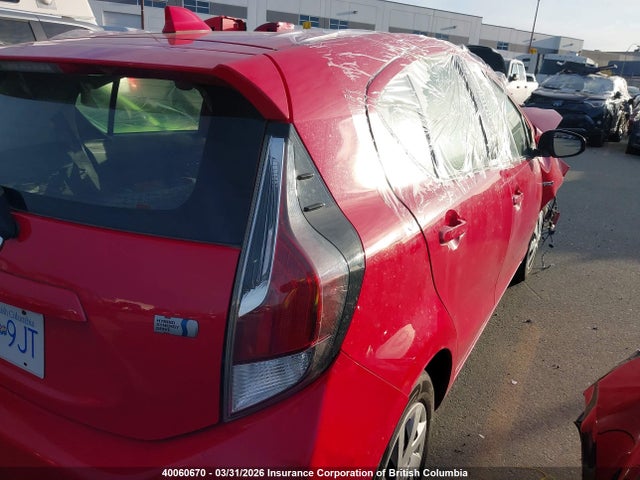 40060670 :رقم المزاد ، JTDKDTB31F1097945 vin ، 2015 Toyota Prius C مزاد بيع