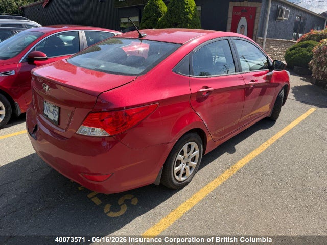 2013 Hyundai Accent Gls/gs მანქანა იყიდება აუქციონზე, vin: KMHCT4AE1DU474118, აუქციონის ნომერი: 40073571