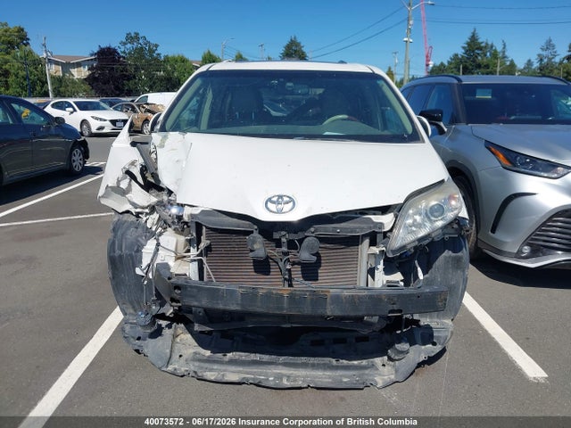 5TDDK3DC0ES083340 Toyota Sienna Xle/limited