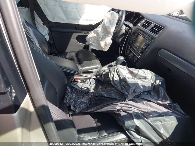 2015 Volkswagen Jetta Tdi მანქანა იყიდება აუქციონზე, vin: 3VWLA7AJ6FM301580, აუქციონის ნომერი: 40069312