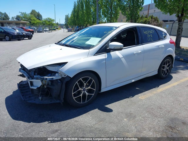 Ford Focus 2015 1FADP3K21FL377611 Image 2