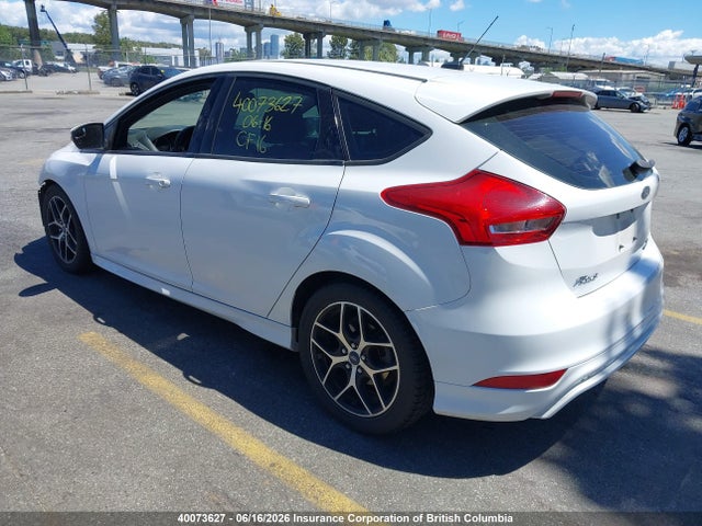 Ford Focus 2015 1FADP3K21FL377611 Image 3