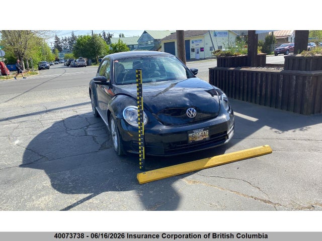 40073738 :رقم المزاد ، 3VWJX7AT5CM626871 vin ، 2012 Volkswagen New Beetle 2.5l Comfortline مزاد بيع