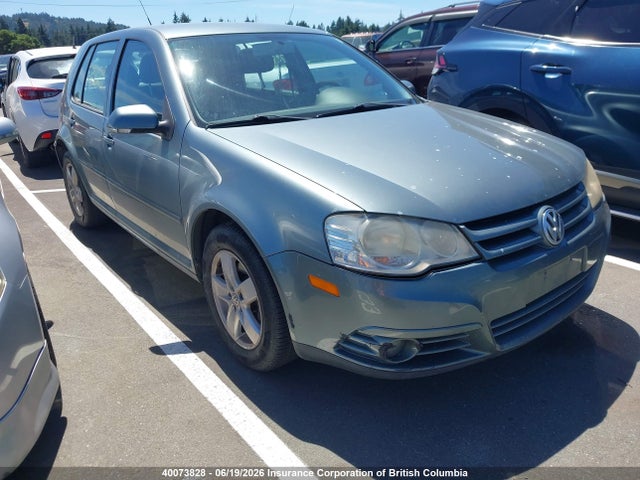 40073828 :رقم المزاد ، 9BWEL4BE7A4000526 vin ، 2010 Volkswagen Golf مزاد بيع