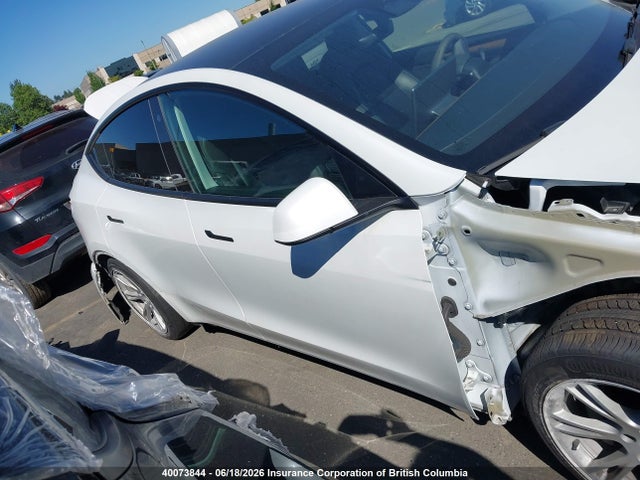 Tesla Model Y 2022 7SAYGAEE9NF550401 Image 14