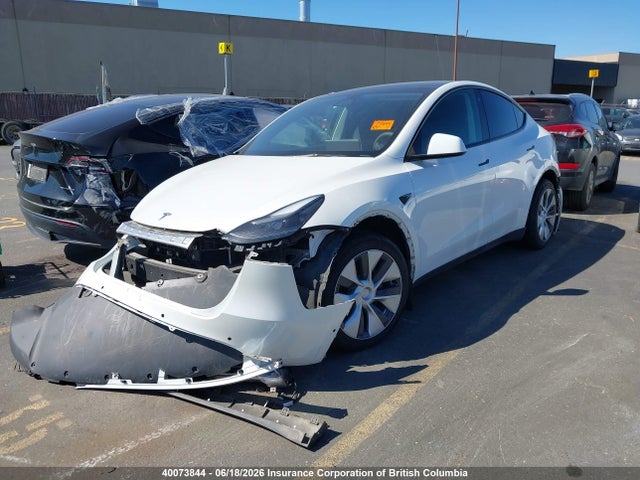 Tesla Model Y 2022 7SAYGAEE9NF550401 Image 2