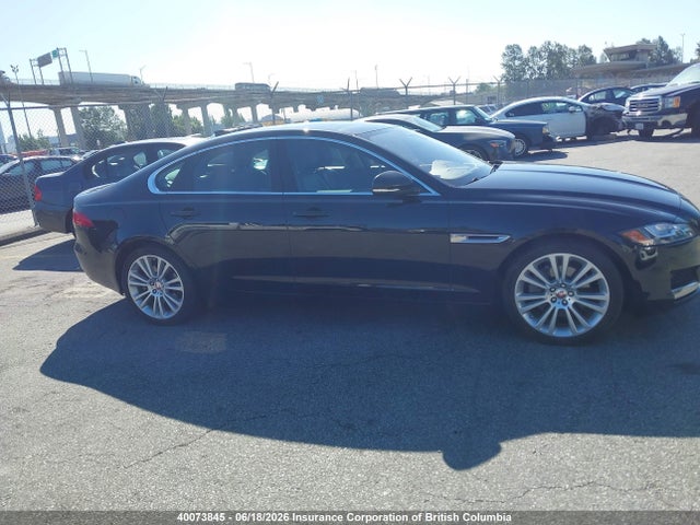 Jaguar XF 2017 SAJBK4BN9HCY46335 Image 13